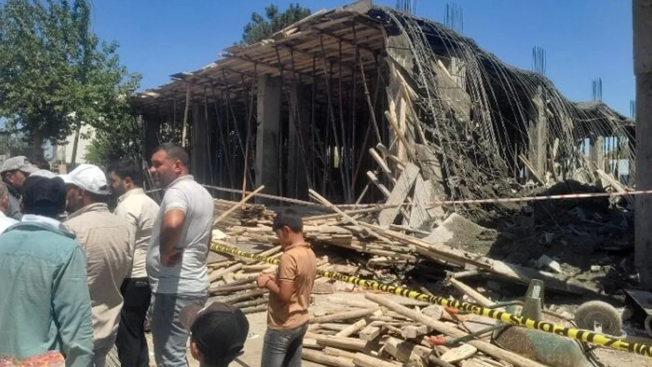 Beton dökülürken inşaat çöktü! Çok sayıda yaralı var