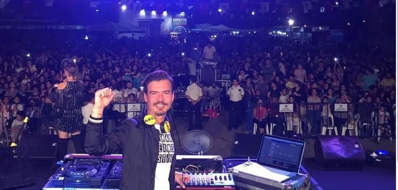 Erdem Kınay'ın açıklamaları Simge Sağın ile Merve Özbey'i karşı karşıya getirdi! Sebebi herkesi şaşırttı 