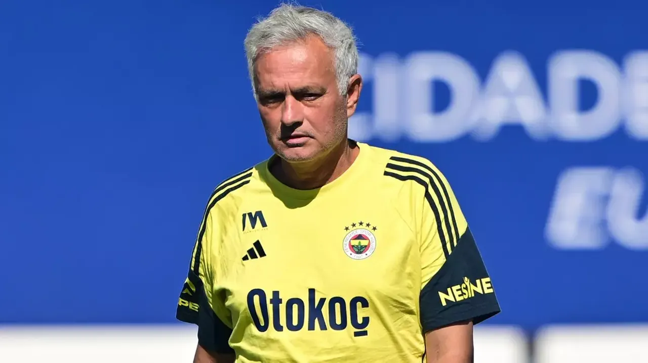 Fenerbahçe gözünü Galatasaray'ın listesine dikti! Mourinho bizzat aradı