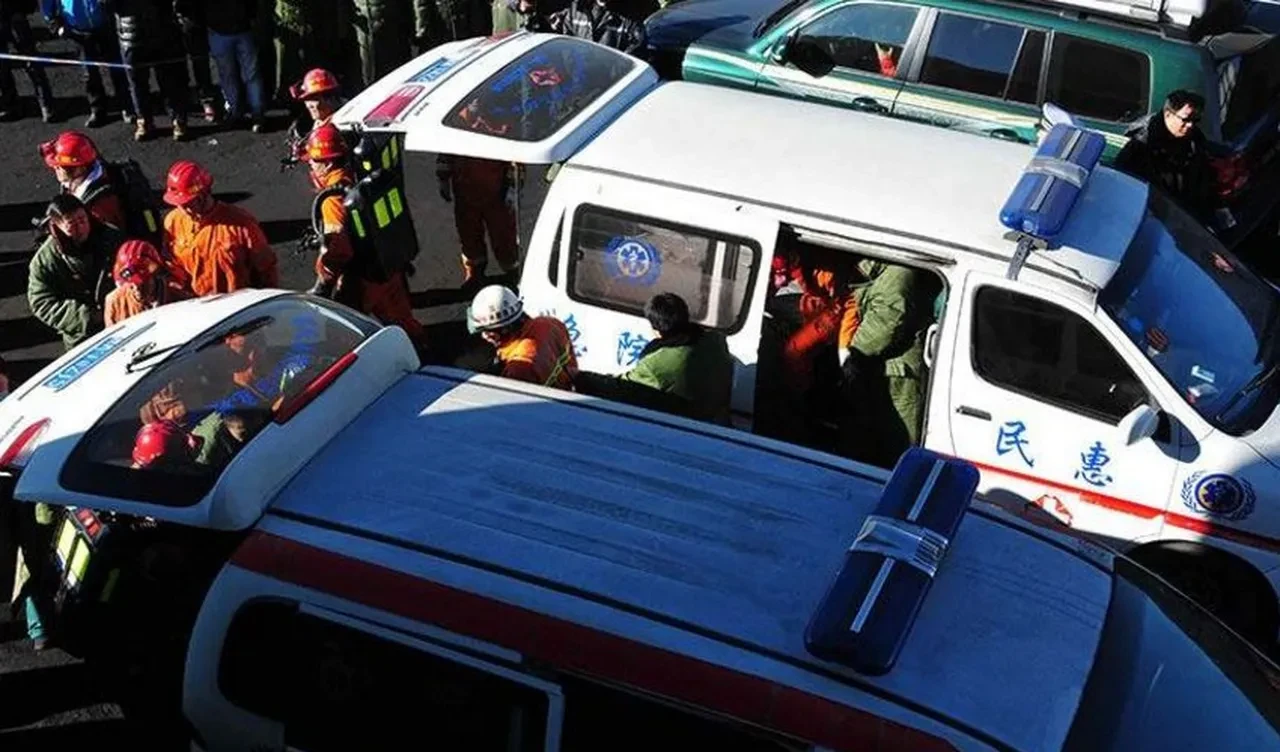 Maden ziyareti faciayla sonuçlandı! Öğrenciler siyanür havuzuna düştü