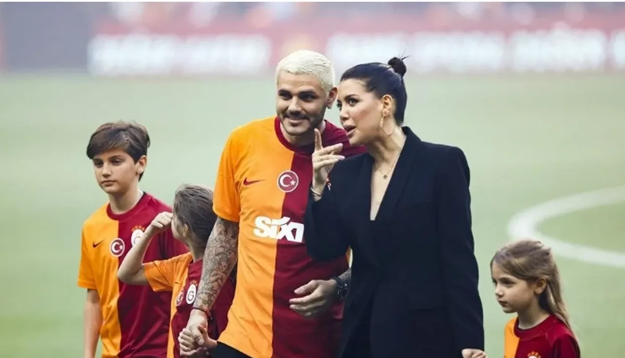 Mauro Icardi sosyal medyada ifşaladı! 'İlk mesajı sen attın'