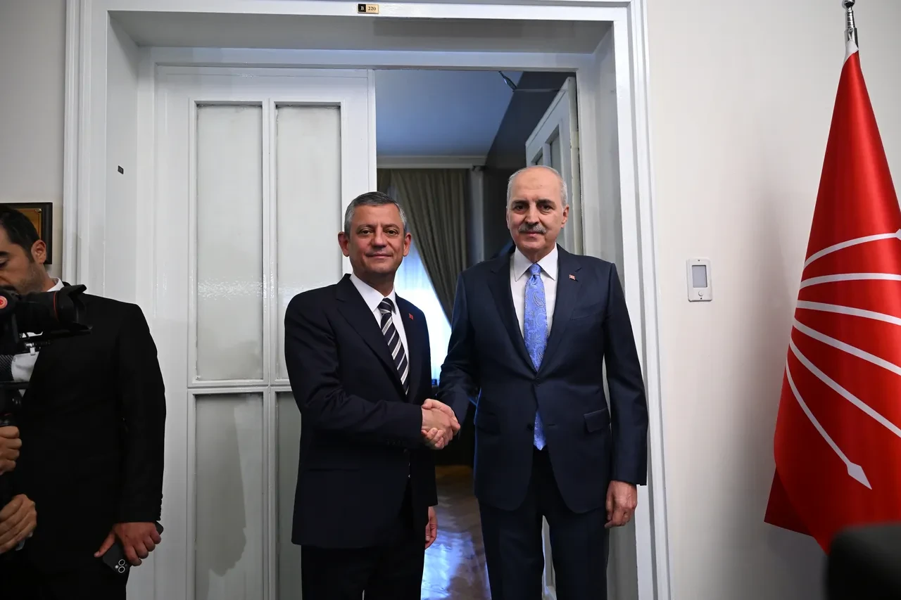 Meclis'te Terörsüz Türkiye gündemi! Numan Kurtulmuş, Özgür Özel ile görüştü