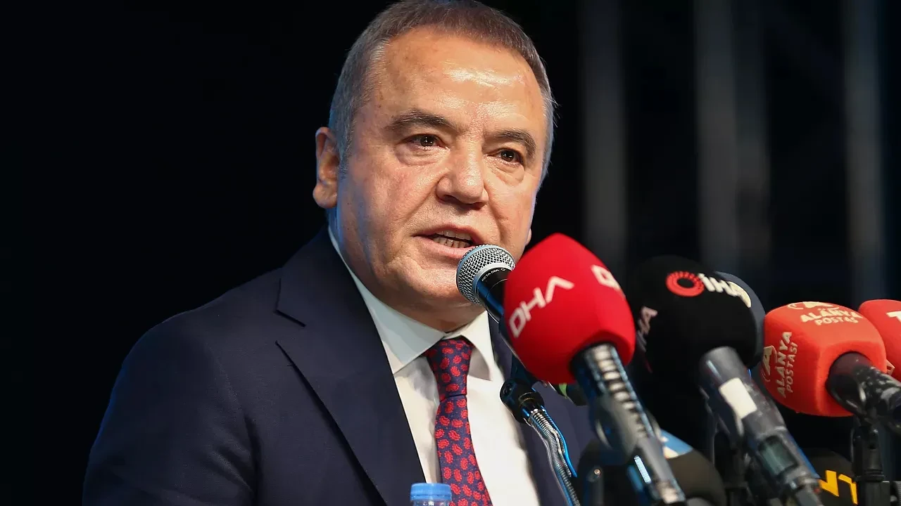 Muhittin Böcek yeniden hastaneye kaldırıldı 