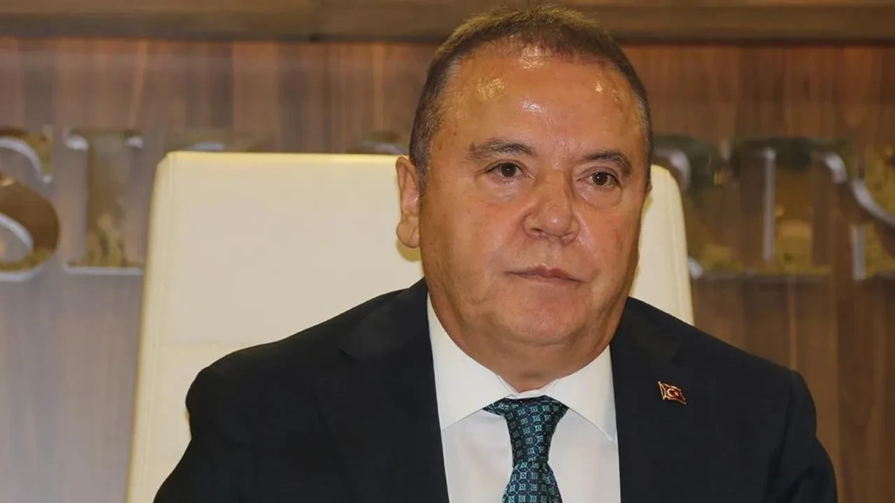 Muhittin Böcek yeniden hastaneye kaldırıldı