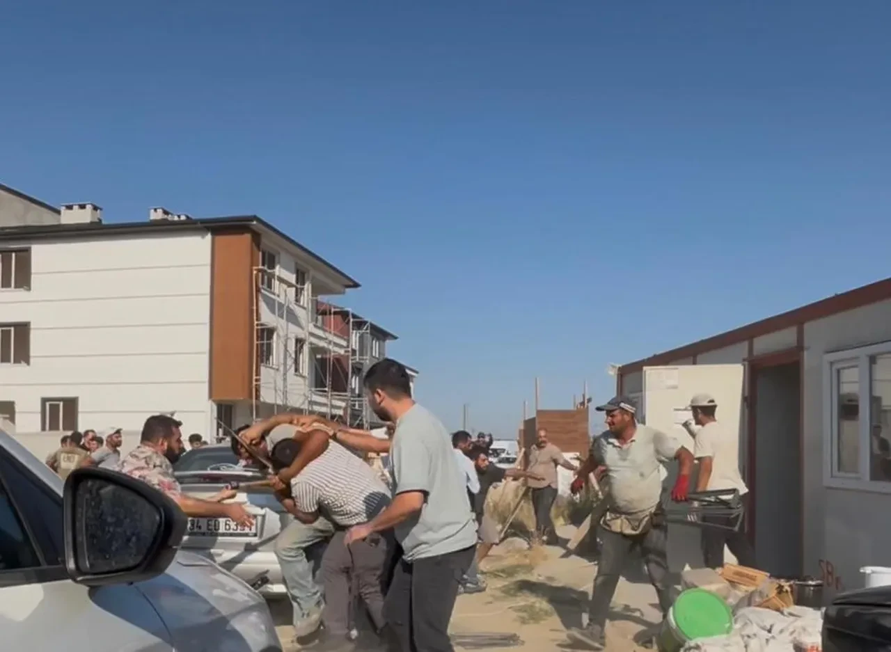 Park yeri tartışması kavgaya dönüştü! 1’i polis 2 kişi yaralandı