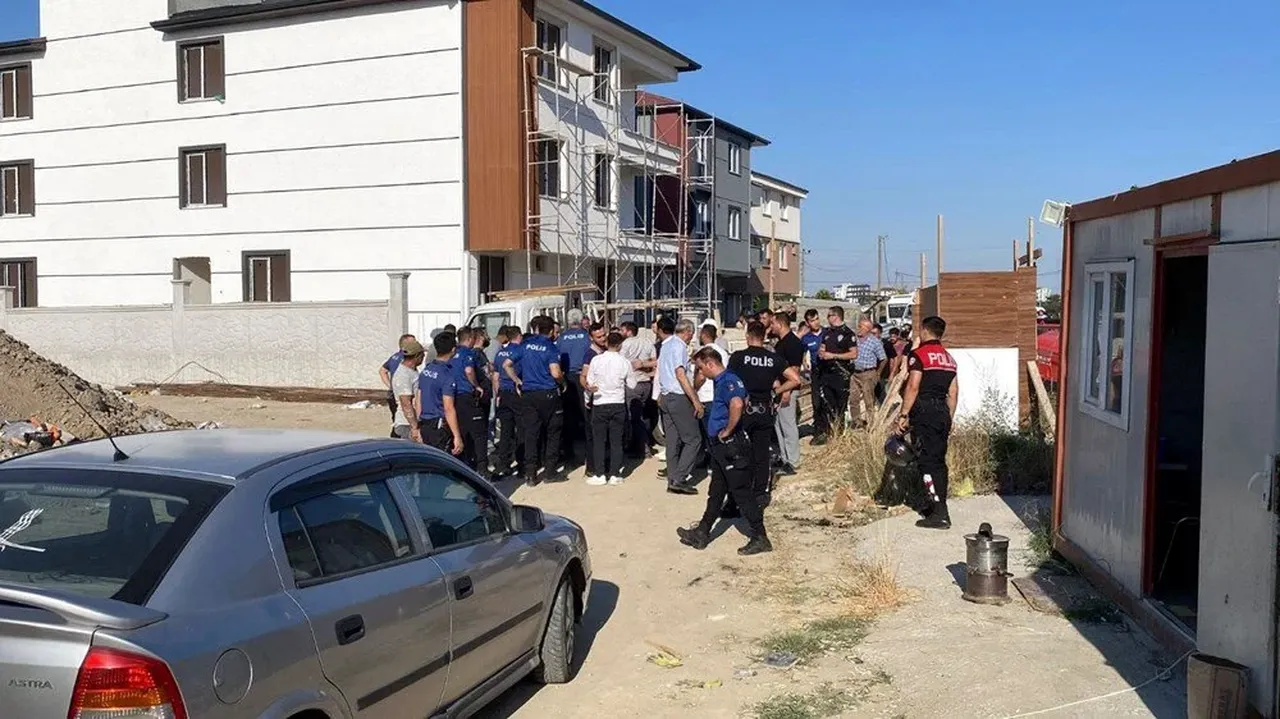 Park yeri tartışması kavgaya dönüştü! 1’i polis 2 kişi yaralandı