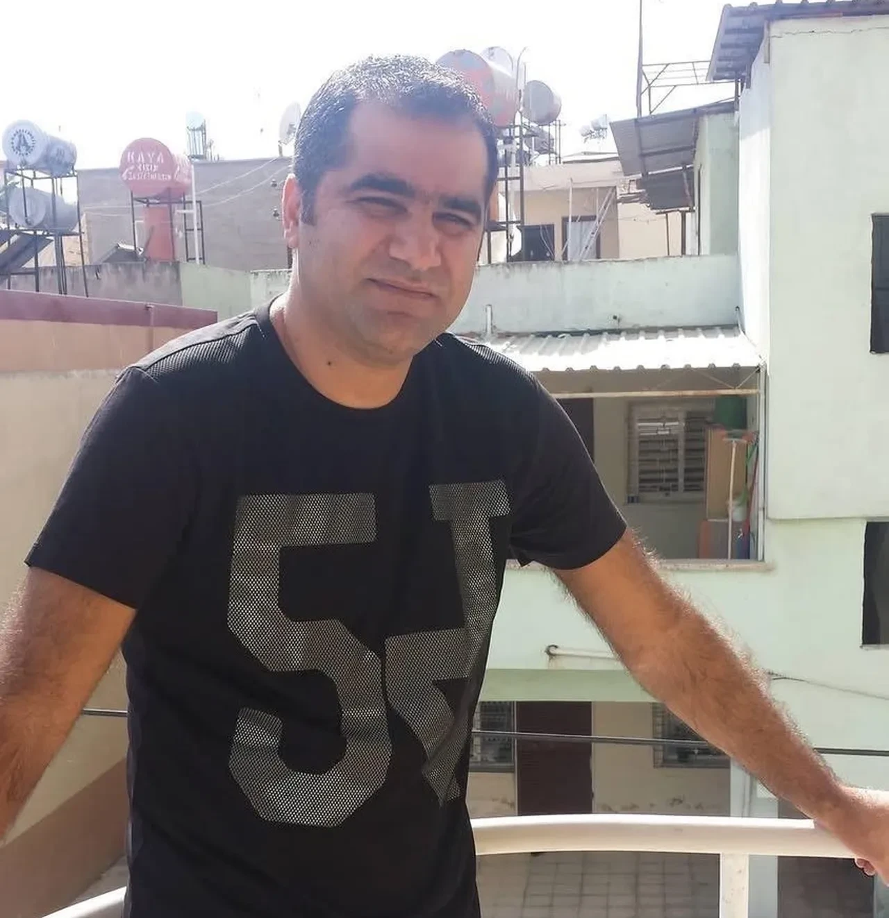 Sanatçı Nurettin Rençber'in yeğeni Osman Aydın evinde ölü olarak bulundu