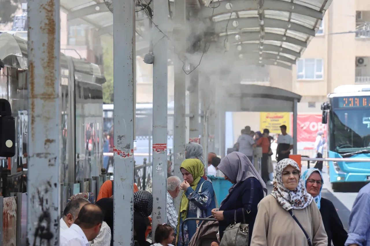 Şanlıurfa yanıyor! Termometreler 52 dereceyi gösterdi
