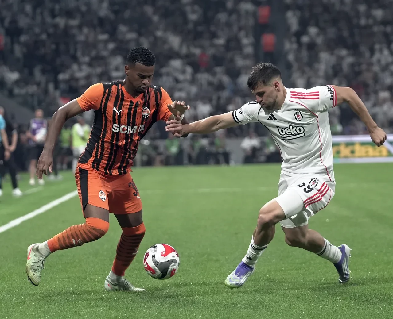 Kartal, sahasında mağlup! Beşiktaş 2-4 Shakhtar Donetsk