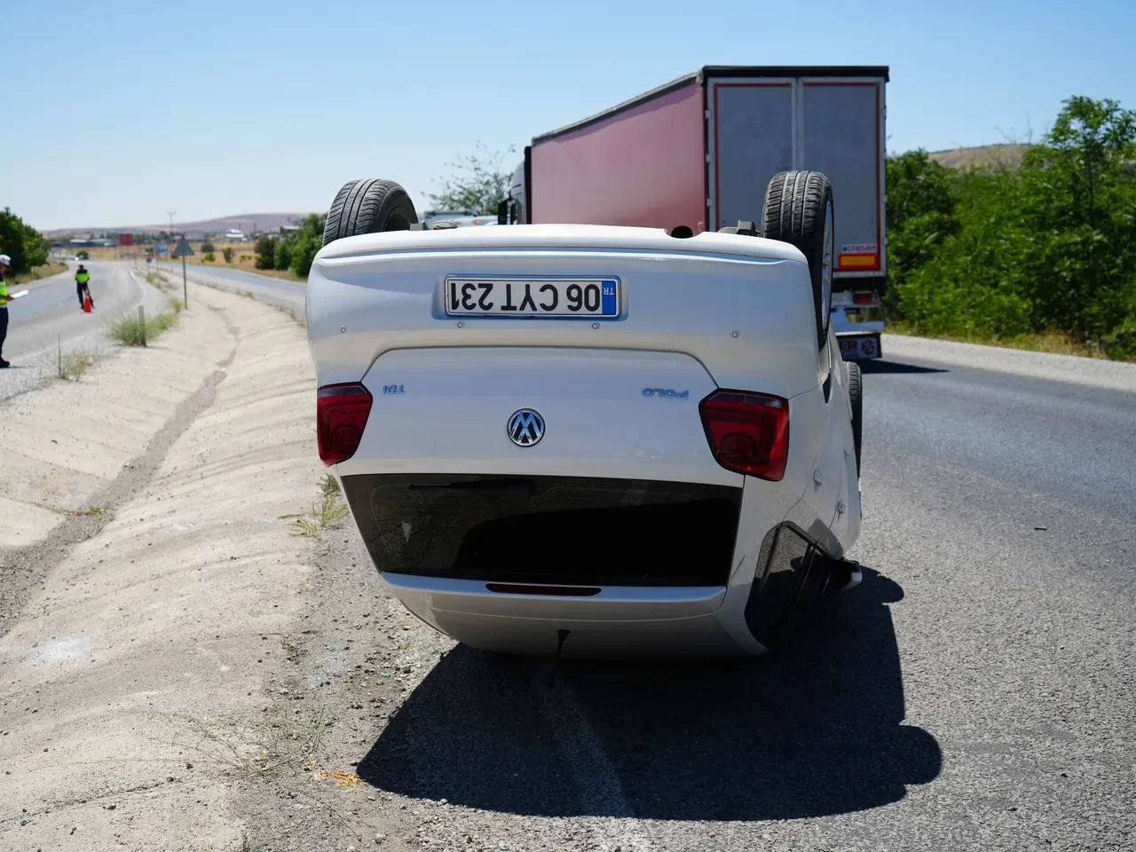 Kırıkkale'de otomobil kontrolden çıkıp takla attı: 6 yaralı