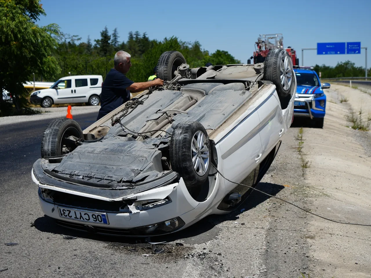 Kırıkkale'de otomobil kontrolden çıkıp takla attı: 6 yaralı
