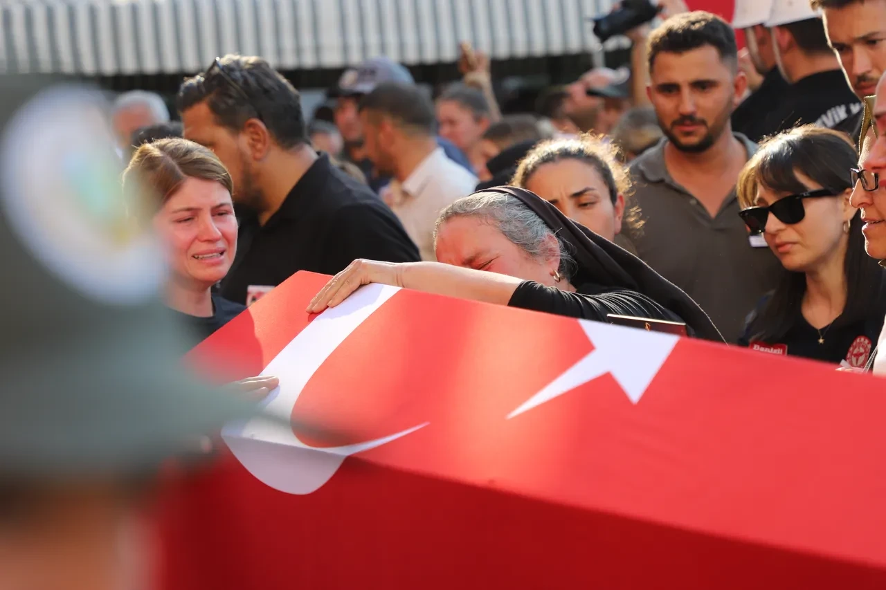 Orman yangını şehitlerine veda! Gözyaşları sel oldu