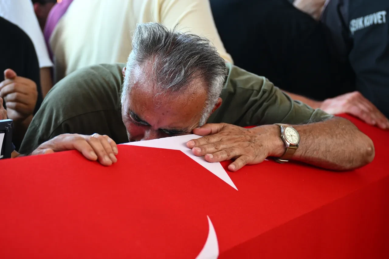 Orman yangını şehitlerine veda! Gözyaşları sel oldu
