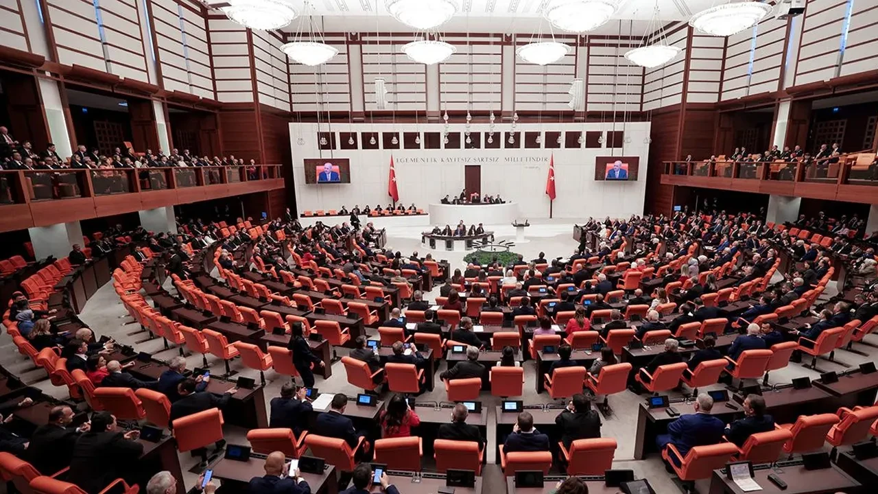 Terörsüz Türkiye Komisyonu için kritik eşik! Numan Kurtulmuş, partilerden isim istedi 