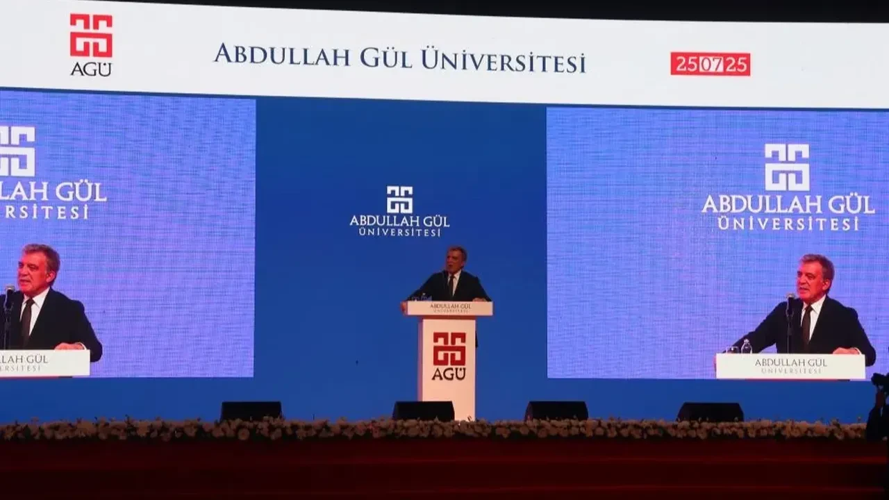 Abdullah Gül: "Dünya kaosa sürükleniyor"