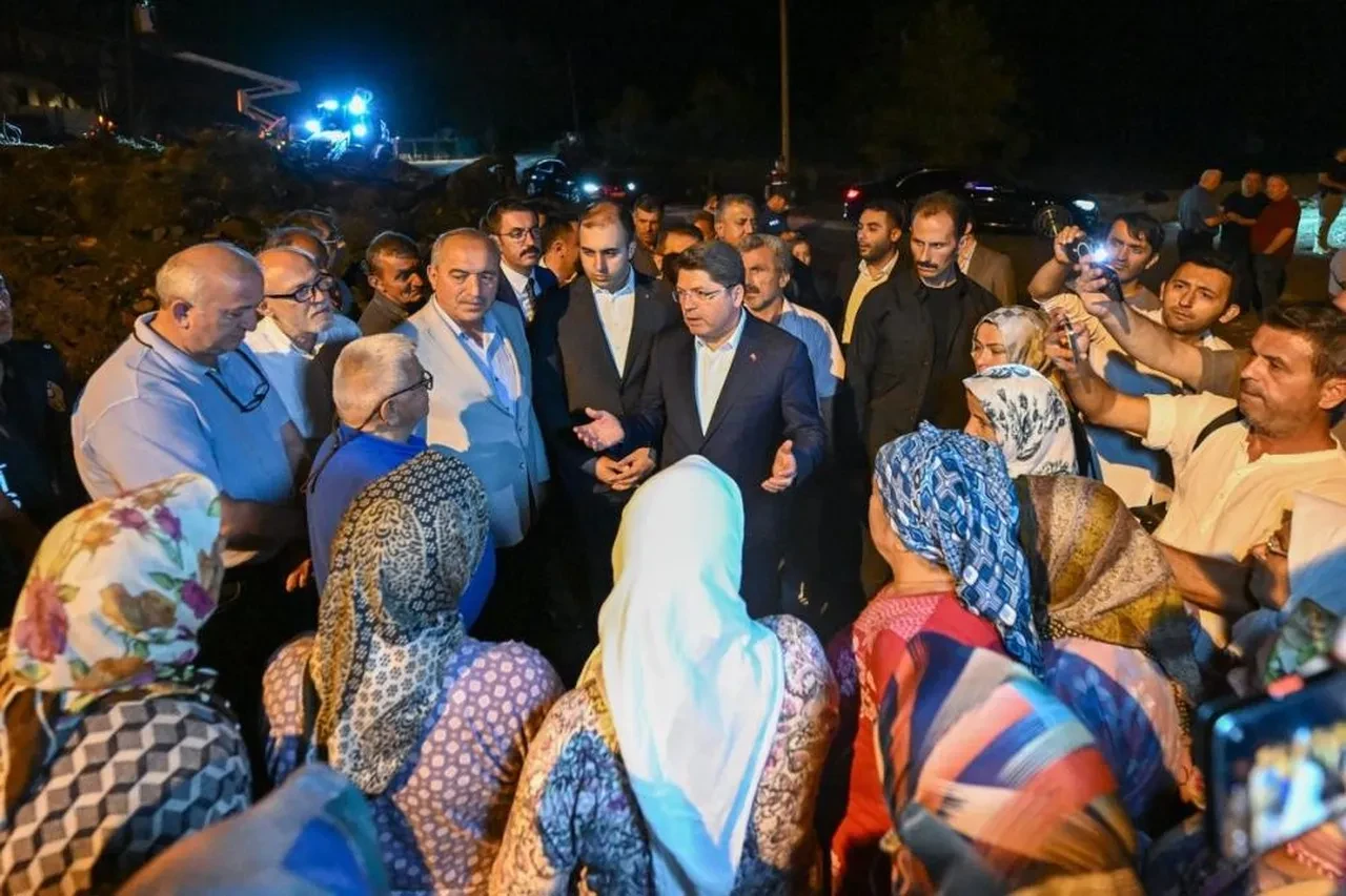 Bakan Tunç açıkladı: Orman yangınları soruşturmasında 17 tutuklama!