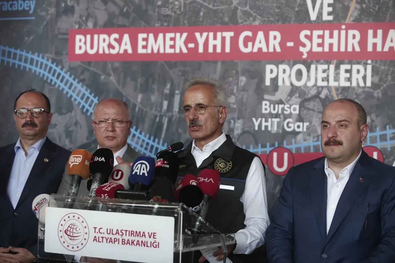 Bursa'ya hızlı tren müjdesi! Bakan Uraloğlu tarih verdi