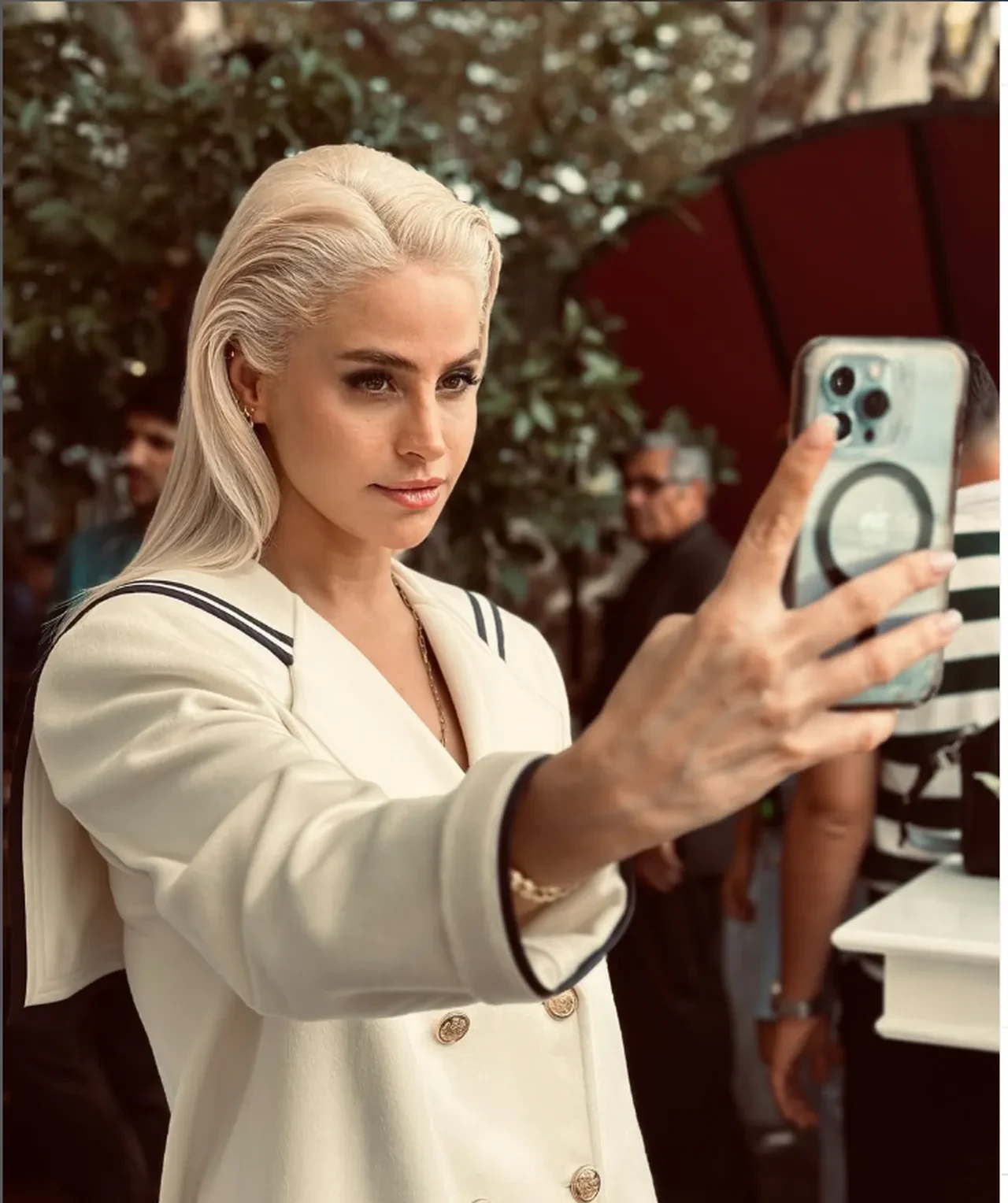 Büşra Pekin'in son hali Game Of Thrones dizisindeki Khaleesi'ye benzetildi