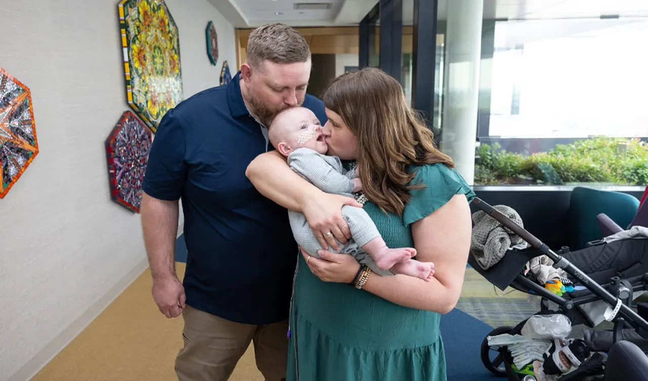 Dünyanın en prematüre bebeği ünvanına sahip! Sadece 280 gram doğdu