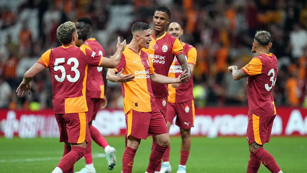 Galatasaray hazırlık maçında tam not aldı! 