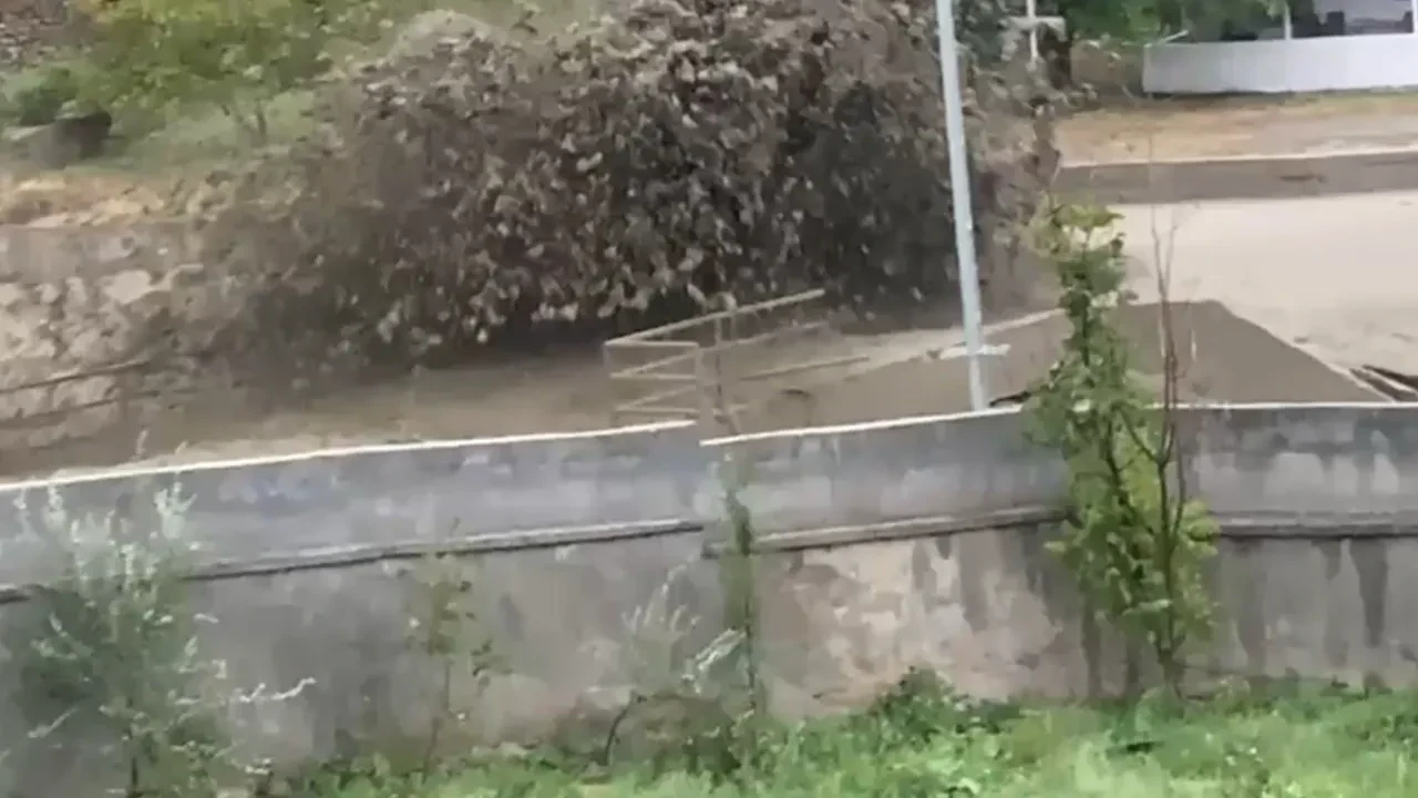 Kars'ta sel felaketi! Görüntüler dehşete düşürdü