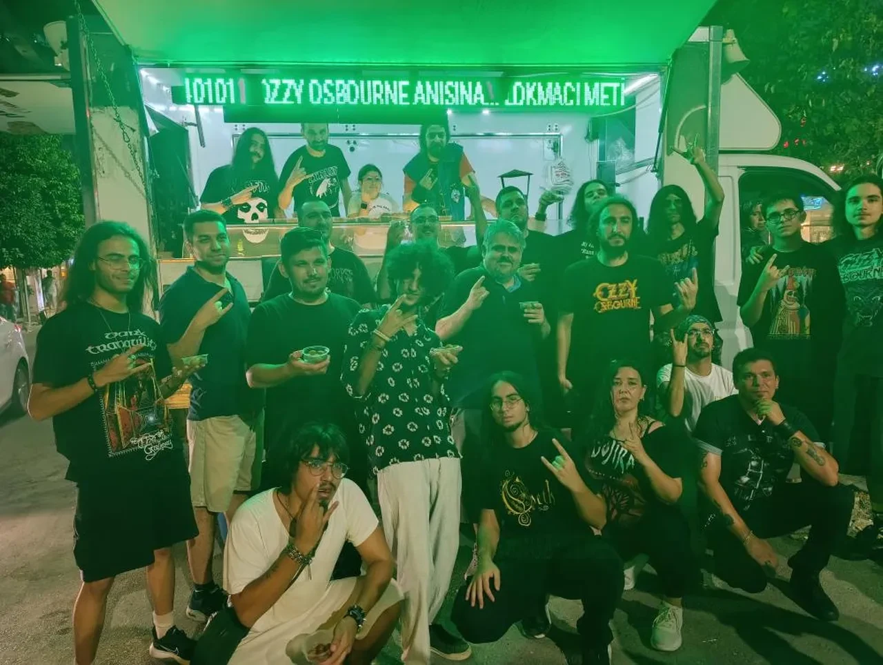 Ozzy Osbourne anısına Adana’da lokma dağıtıldı