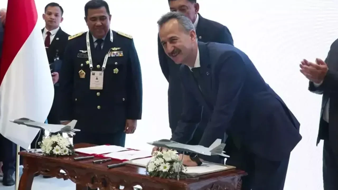 Savunma sanayisinde tarihi anlar! Endonezya ile 48 KAAN satışı için imzalar atıldı