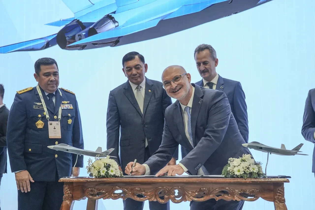 Savunma sanayisinde tarihi anlar! Endonezya ile 48 KAAN satışı için imzalar atıldı