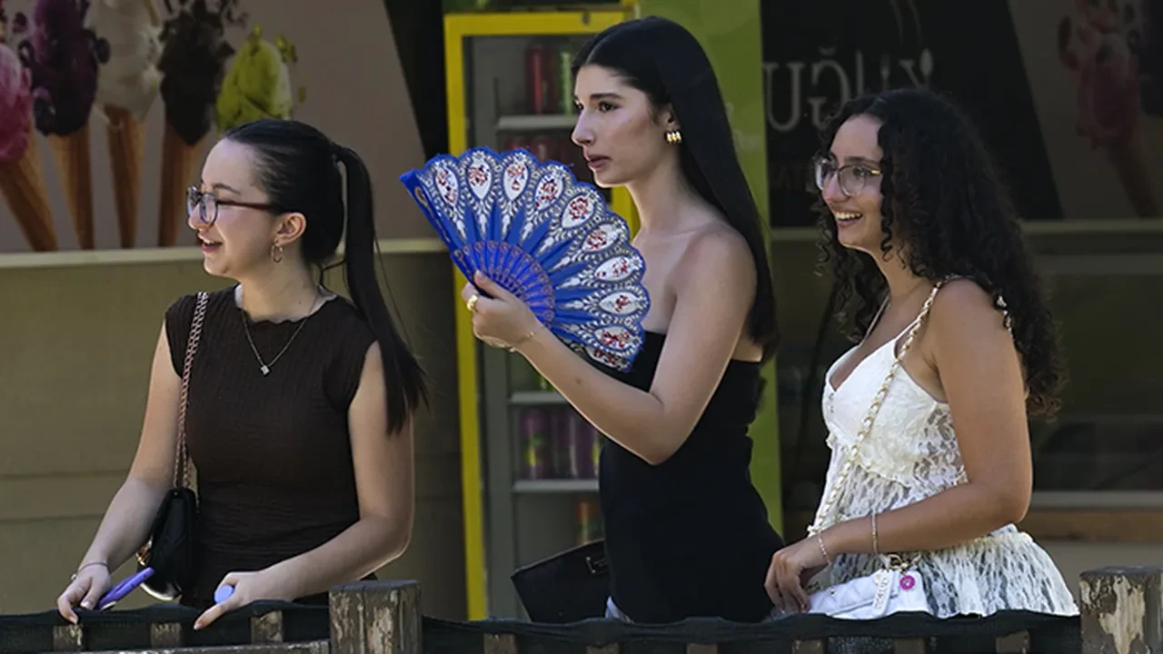 Aşırı sıcaklara dikkat! Meteoroloji ve uzmanlar uyardı: Bu saatlerde dışarı çıkmayın