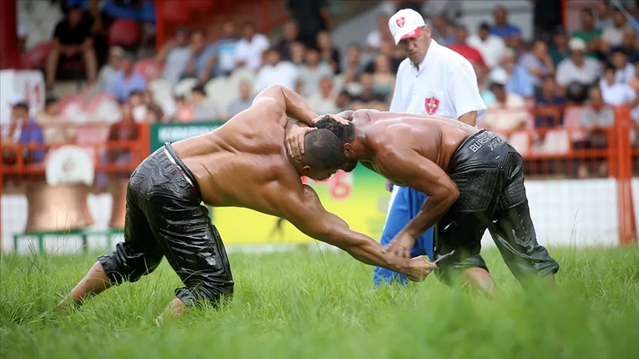 Aybastı yağlı güreşleri hangi kanalda, saat kaçta? Çeyrek final, yarı final ve final bugün oynanacak