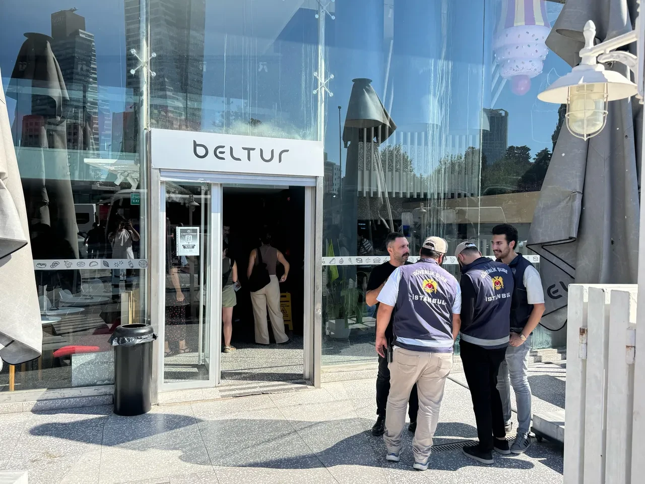 BELTUR'da işten çıkarılan çalışanlardan 6 saatlik oturma eylemi!