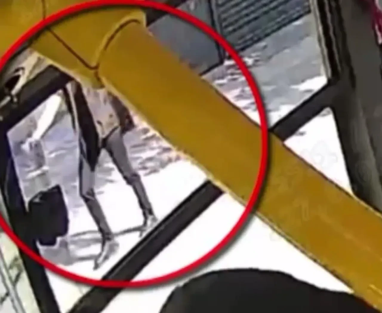 Filmleri aratmayan soygun! 18 kilo altının gasp edilme anları saniye saniye kaydedildi