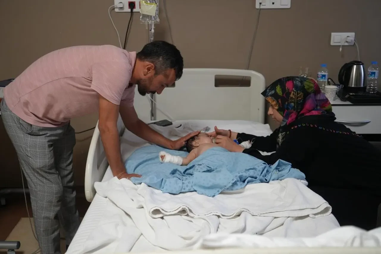 Hastanede korkunç olay! Minik bebeğin parmağını kestiler