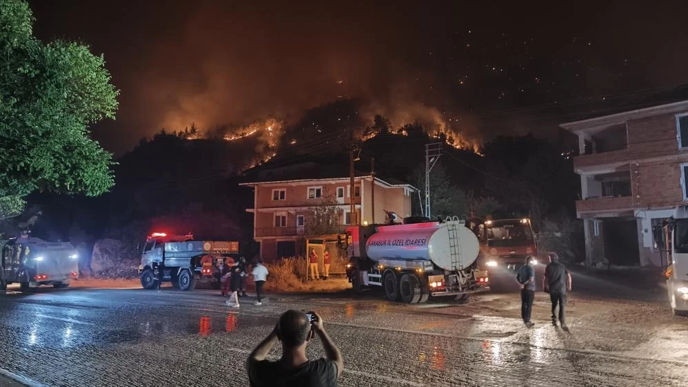 Karabük’te 4 gündür süren orman yangını dronla görüntülendi