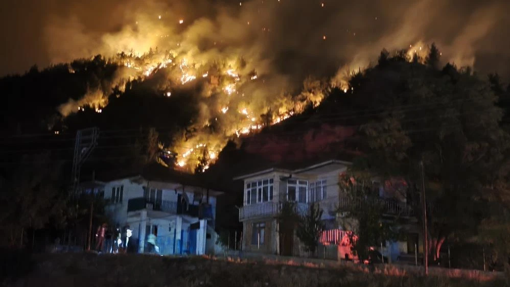 Karabük’te 4 gündür süren orman yangını dronla görüntülendi
