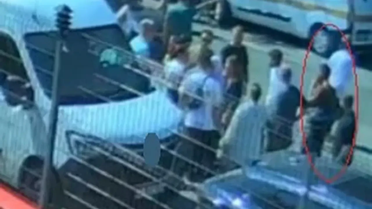 İzmit'te görevini yapan İHA muhabiri Fehime Kartal'a linç girişimi kamerada!