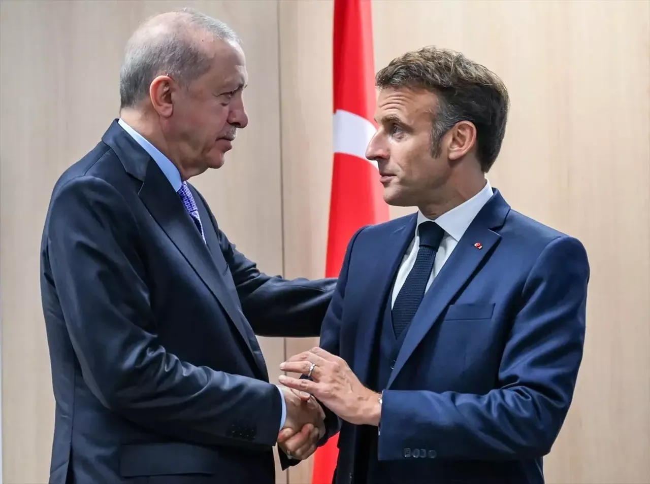 Macron'dan Türkçe paylaşım! Cumhurbaşkanı Erdoğan ile görüştü