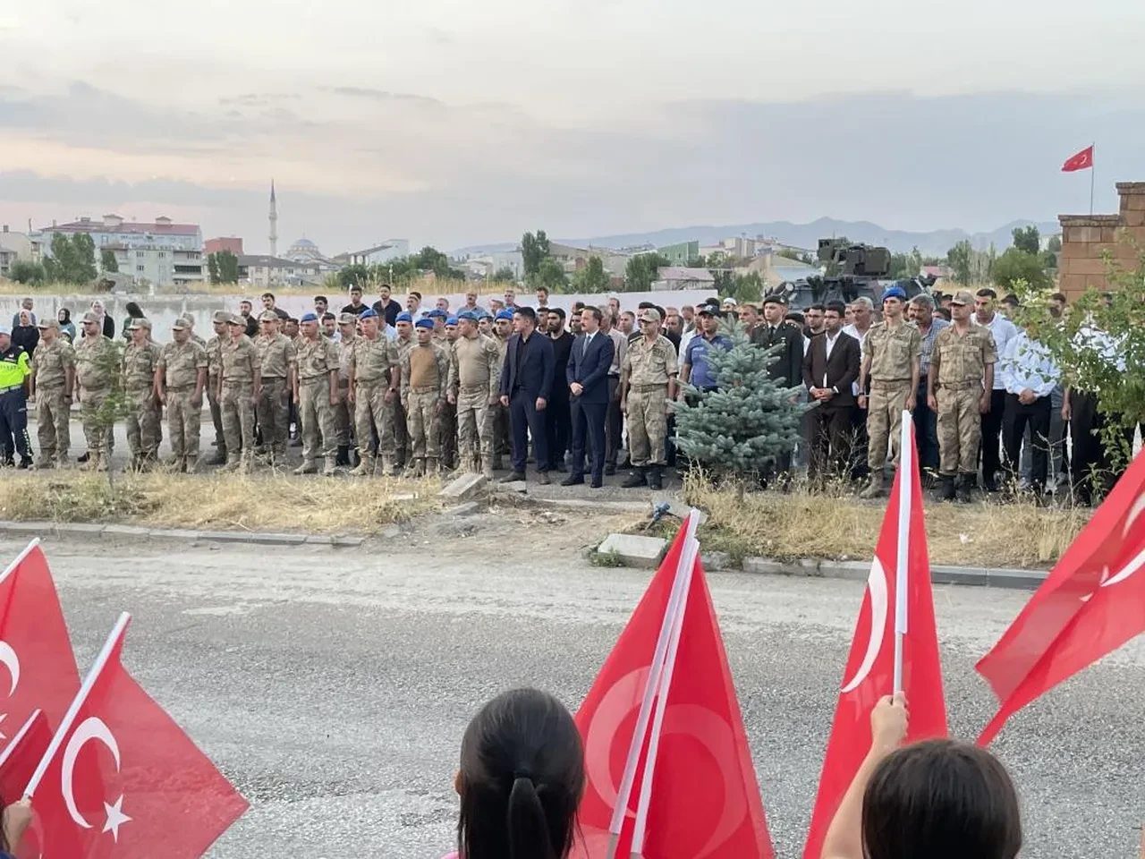 Malazgirt 10 yıl önce şehit düşen Binbaşı Arslan Kulaksız'ı unutmadı