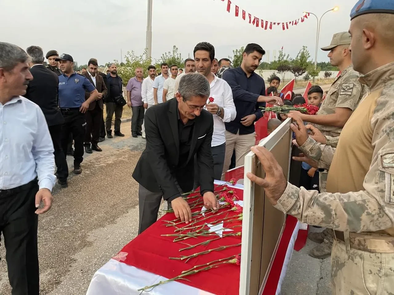 Malazgirt 10 yıl önce şehit düşen Binbaşı Arslan Kulaksız'ı unutmadı