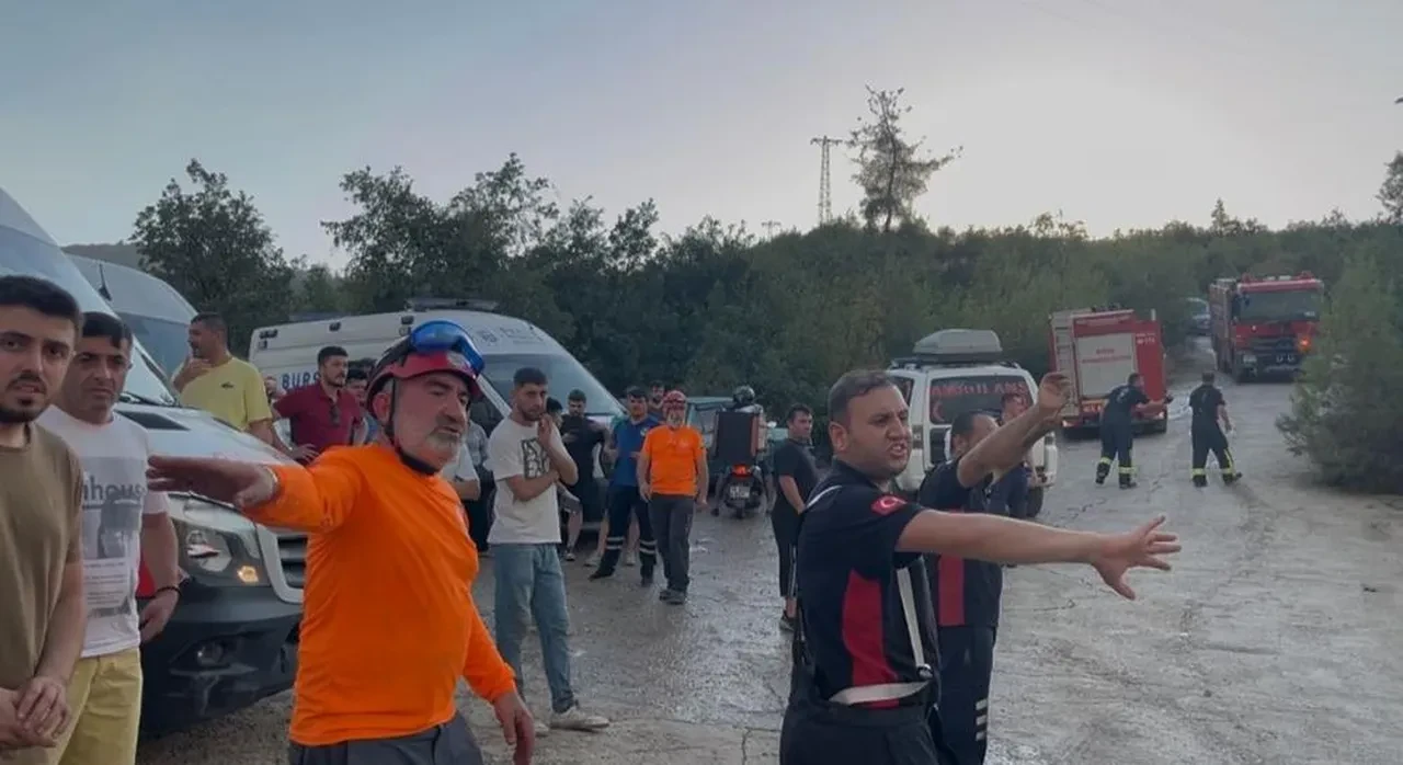 Bursa'da yangını söndürmek için giden tanker uçuruma yuvarlandı: 3 kahraman can verdi