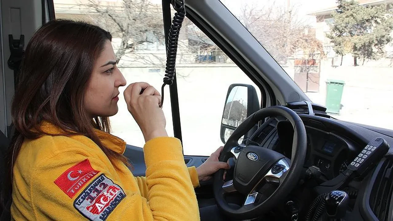 Paramedik 4 yıllık mı olacak? Sosyal medyada iddialar artıyor