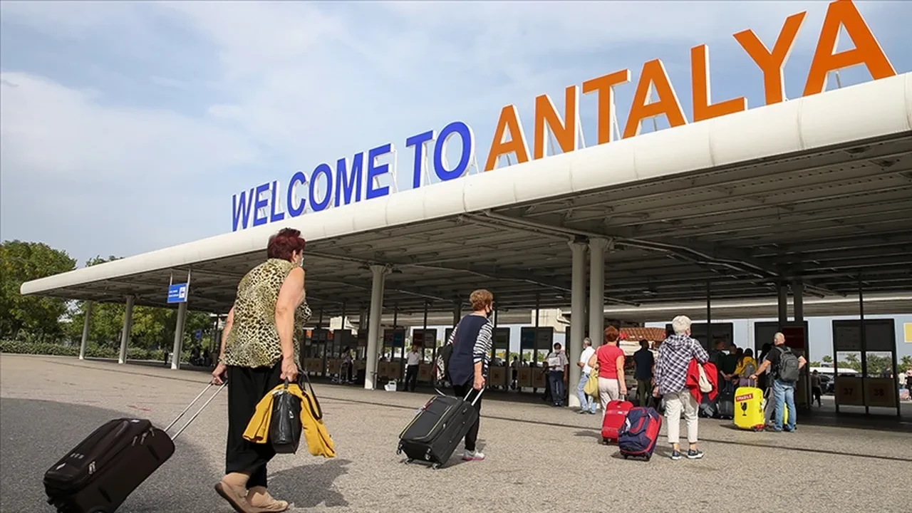 Turizmde tarihi rekor! Avrupalı akın akın Antalya'ya geliyor