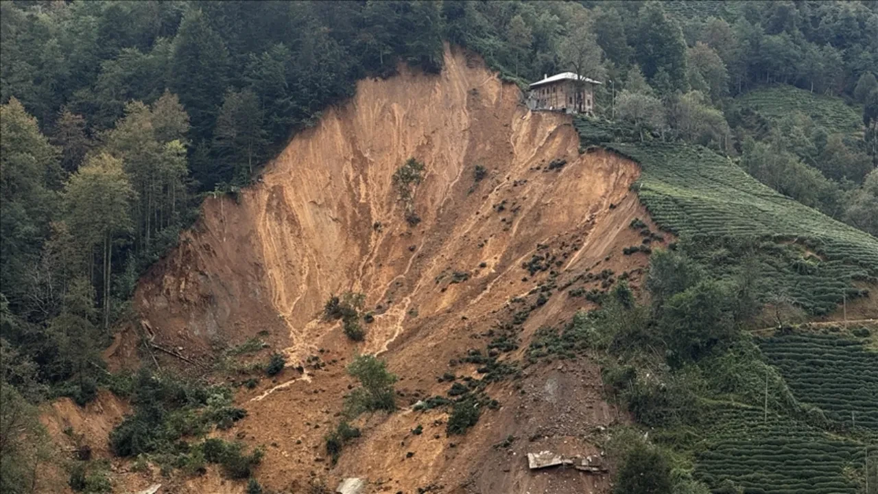 Uşak'ta heyelan faciası! 2 kişi hayatını kaybetti 