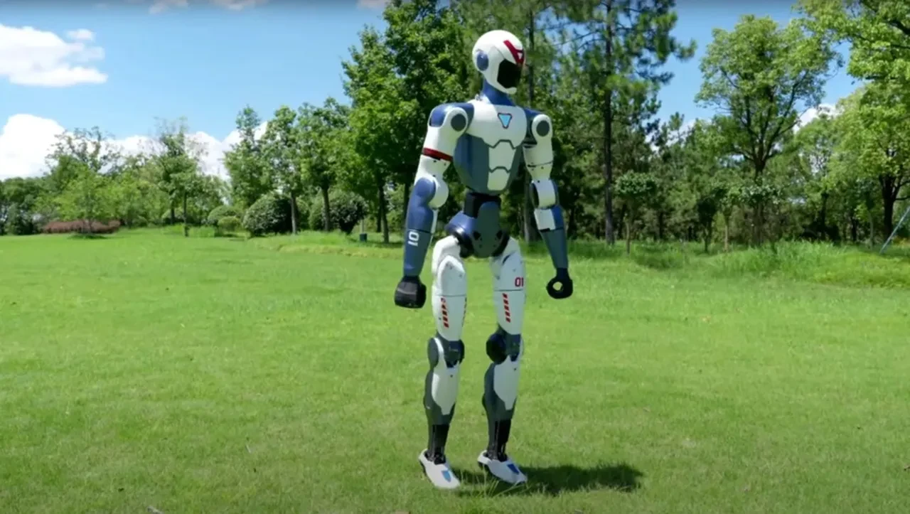 Zengin oyuncağıydı artık herkes alabiliyor: Ucuz insansı robotlar piyasaya sunuldu