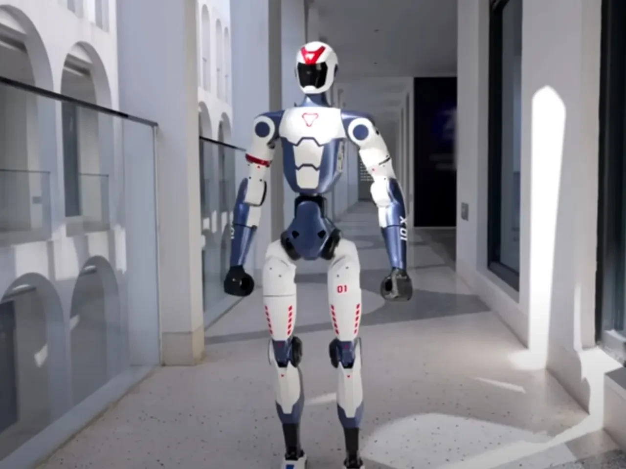 Zengin oyuncağıydı artık herkes alabiliyor: Ucuz insansı robotlar piyasaya sunuldu