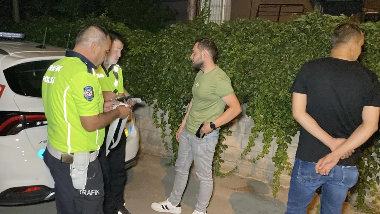 Alkollü yakalandı, ehliyeti kaptırınca yalvardı! 'Allah'ın hatırı varsa yapma'