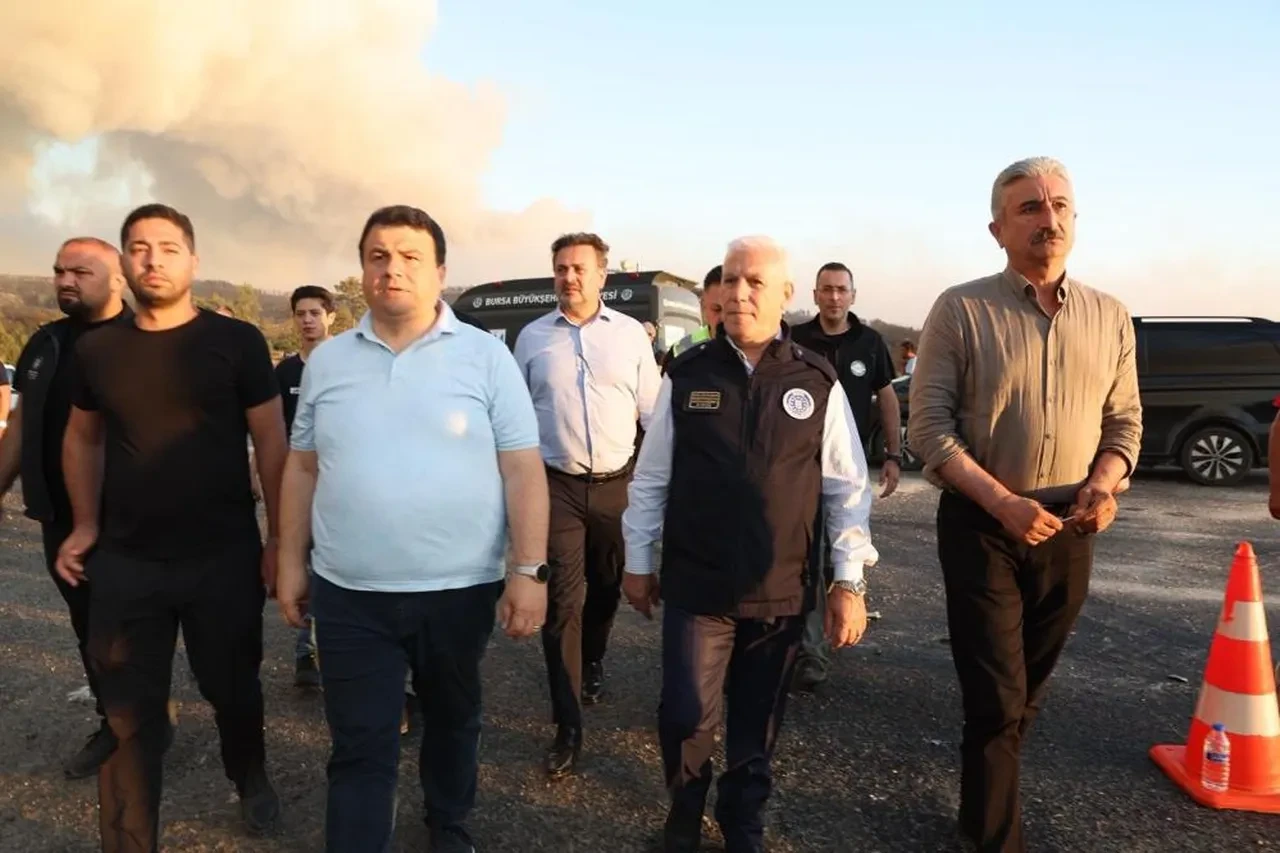 Bursa'daki yangında şüphe çeken olay! Başkan Bozbey 'düşündürücü' diye açıkladı