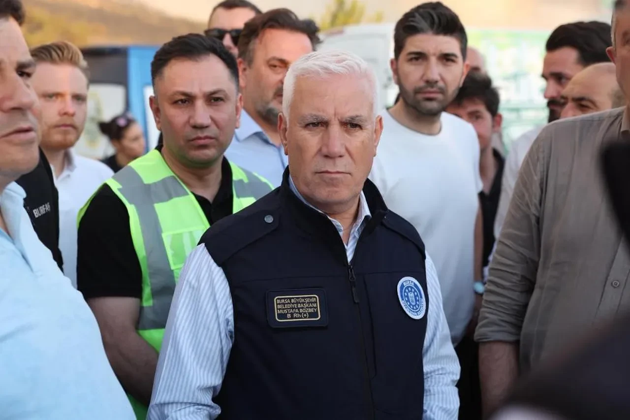 Bursa'daki yangında şüphe çeken olay! Başkan Bozbey 'düşündürücü' diye açıkladı