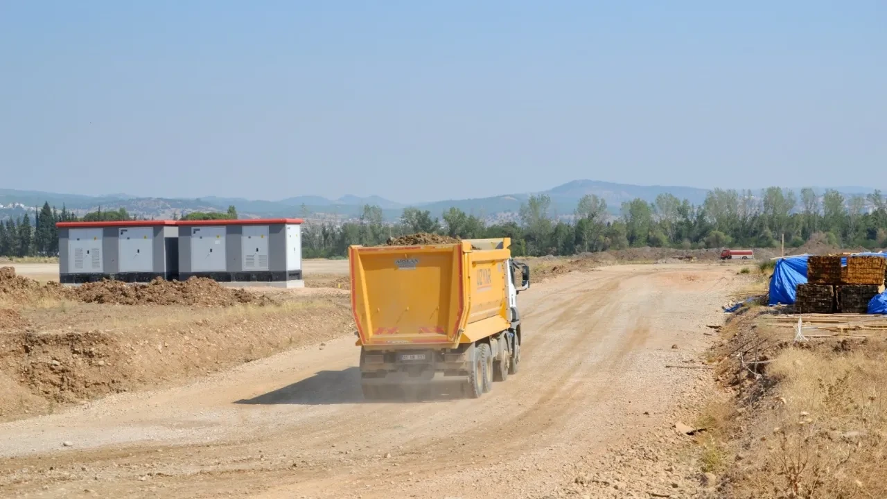 BYD’nin Manisa’daki fabrika sahasında yeniden hareketlilik başladı