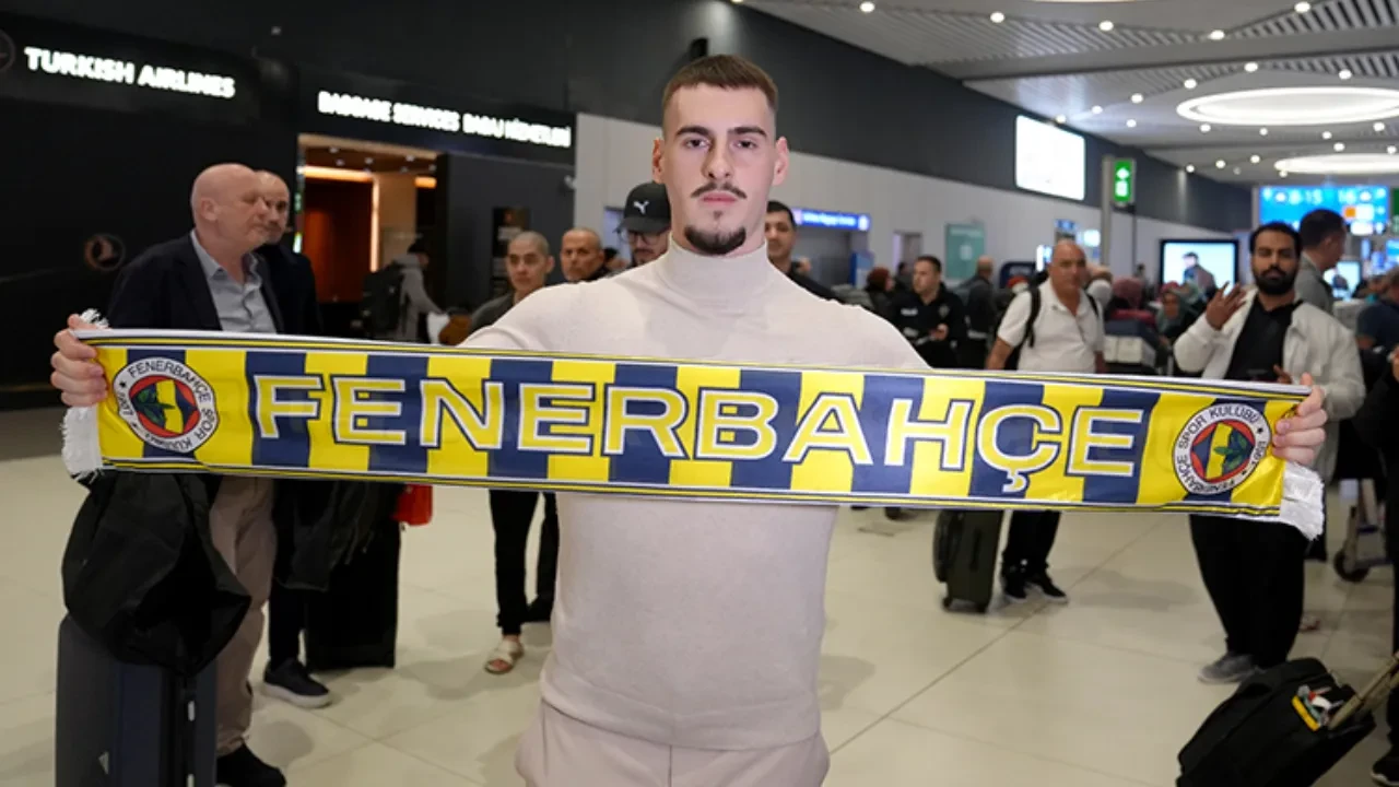 /spor/fenerbahceli-genc-yetenege-teklifler-super-ligden-ve-bundesligadan-istiyorlar-3237535